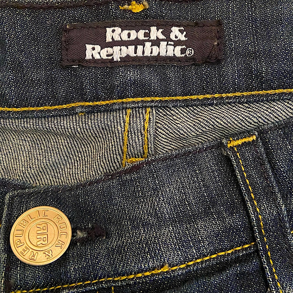Rock & Republic Roth Flare tastefully distressed women’s jeans sz 26 - Picture 2 of 4